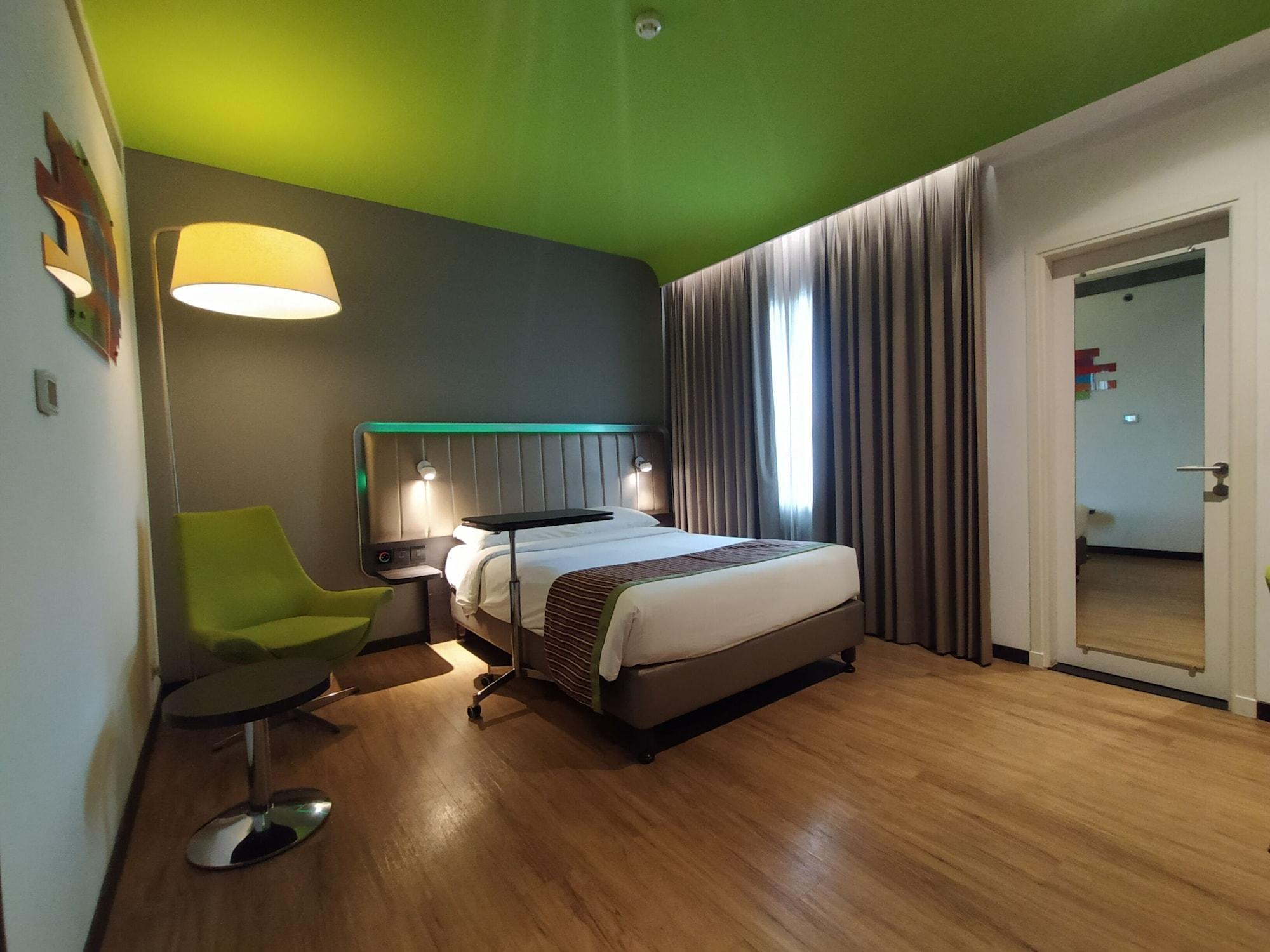 Park Inn By Radisson,South Delhi New Delhi Exterior photo A room at the hotel