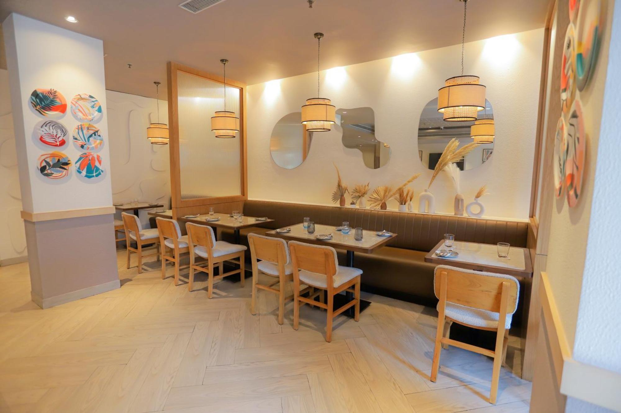 Park Inn By Radisson,South Delhi New Delhi Exterior photo Interior of a restaurant in Tokyo