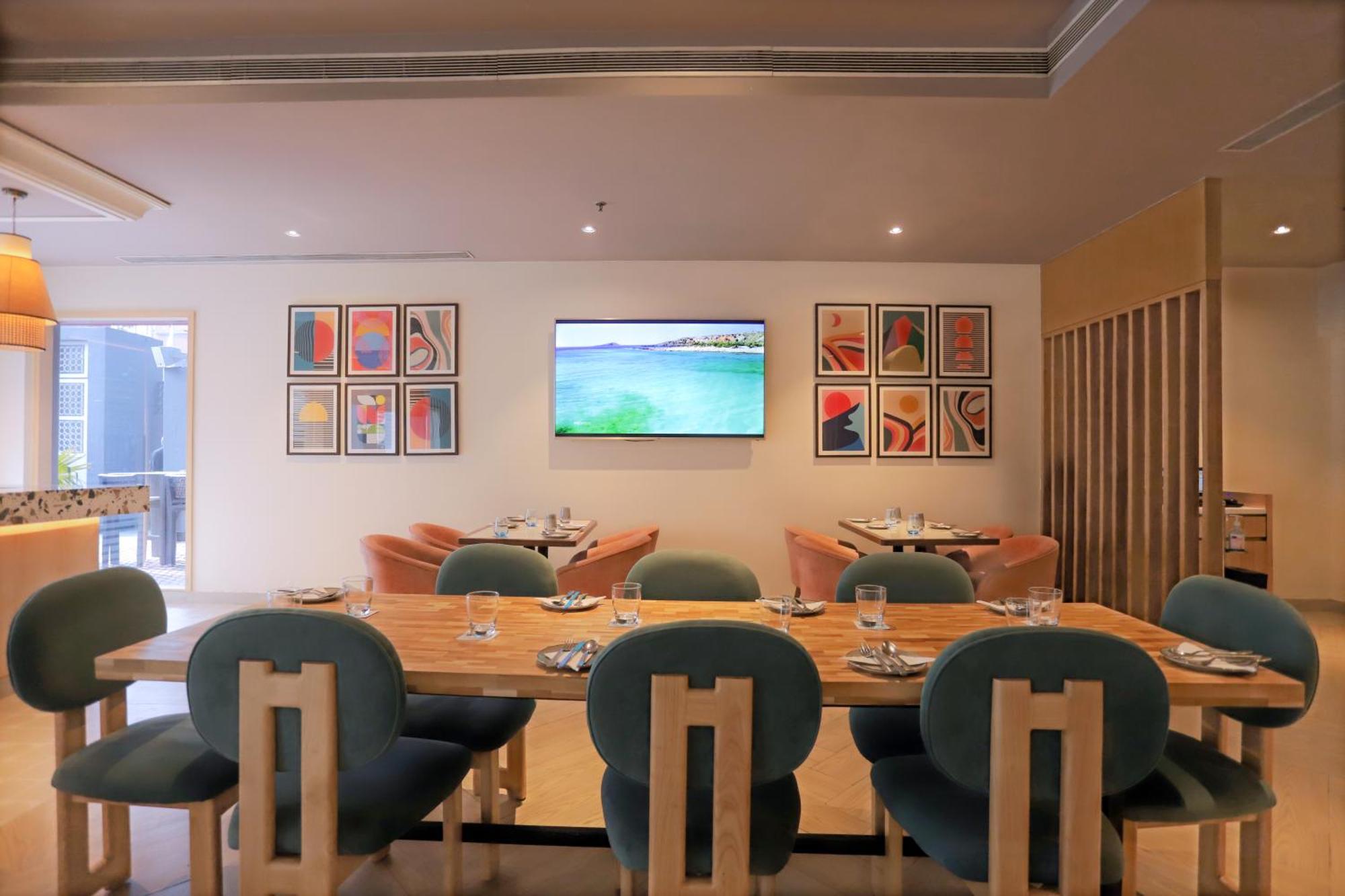 Park Inn By Radisson,South Delhi New Delhi Exterior photo The interior of the restaurant