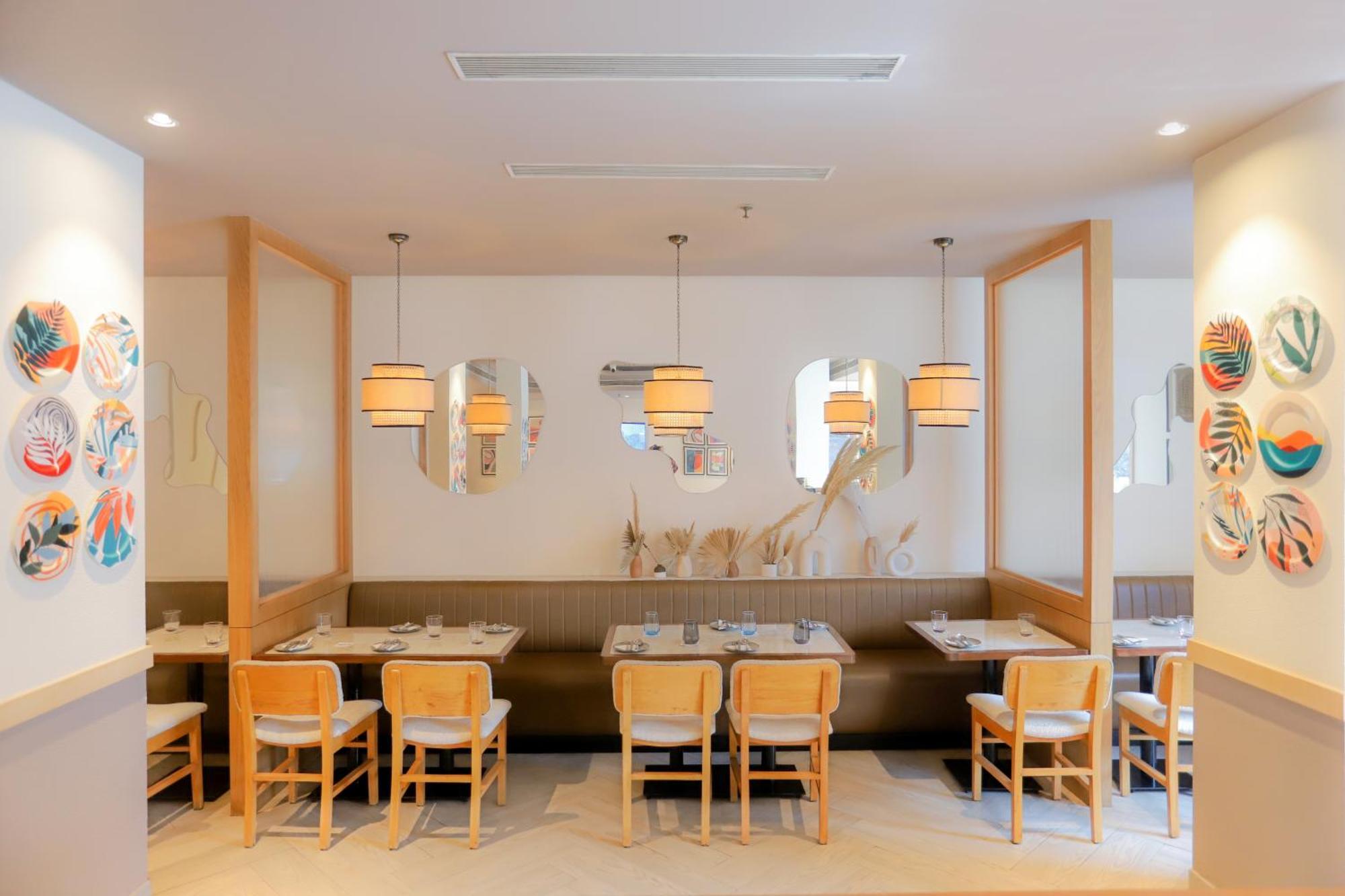 Park Inn By Radisson,South Delhi New Delhi Exterior photo Interior of a restaurant in Tokyo