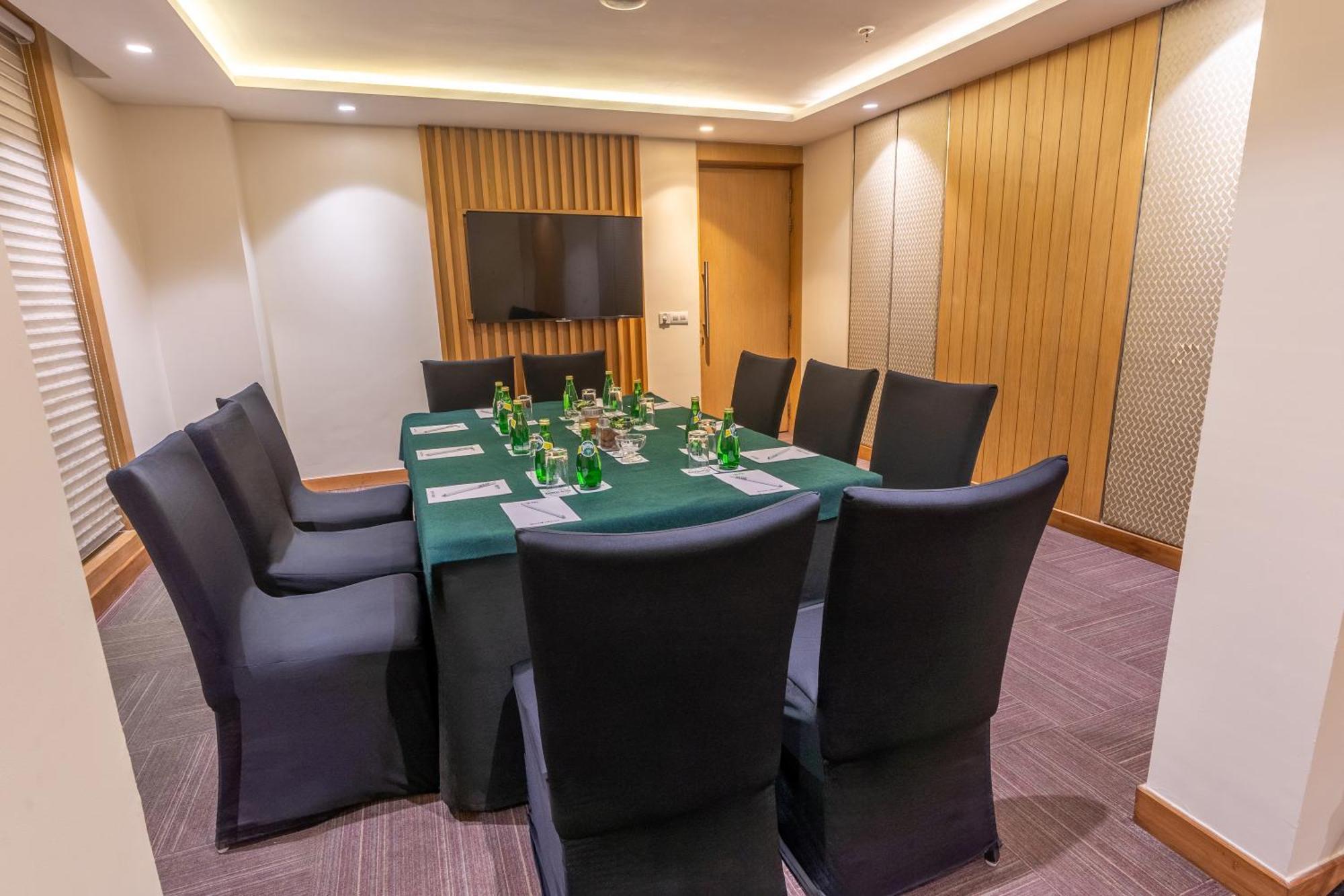 Park Inn By Radisson,South Delhi New Delhi Exterior photo Meeting room at the hotel