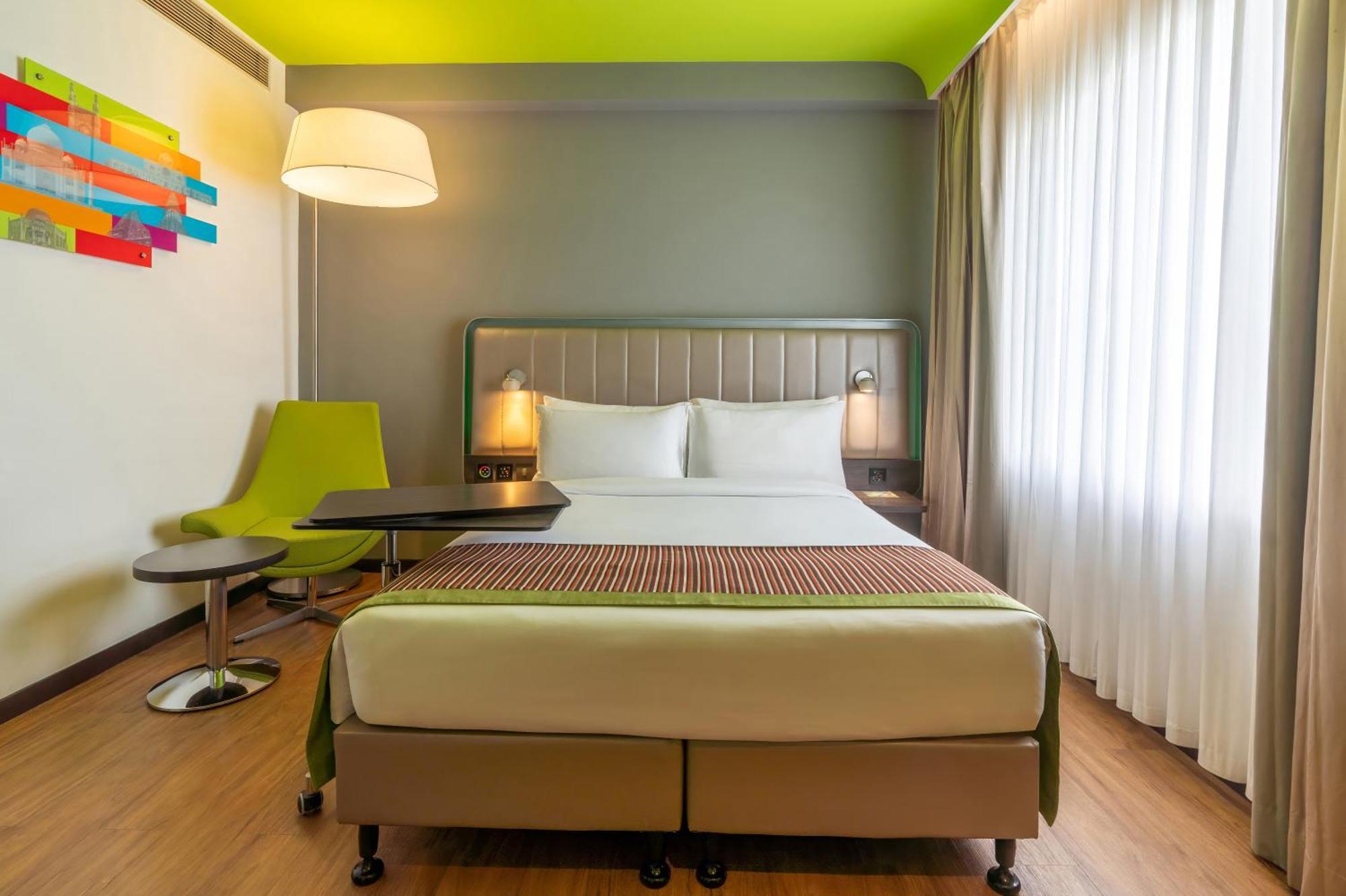 Park Inn By Radisson,South Delhi New Delhi Exterior photo A room at the hotel